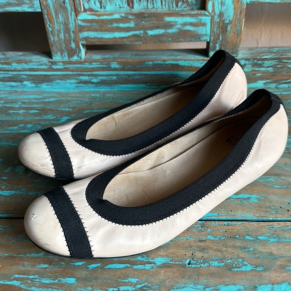 Stuart Weitzman Genuine Leather Elastic Edge Ballet Flats Size 7 1/2 - Picture 1 of 12